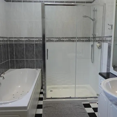 Nyaraló Largee 5 Bed House, Sleeps 10 Near Nec, Bhx, Hs2 Birmingham