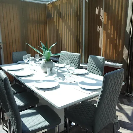 Largee 5 Bed House, Sleeps 10 Near Nec, Bhx, Hs2